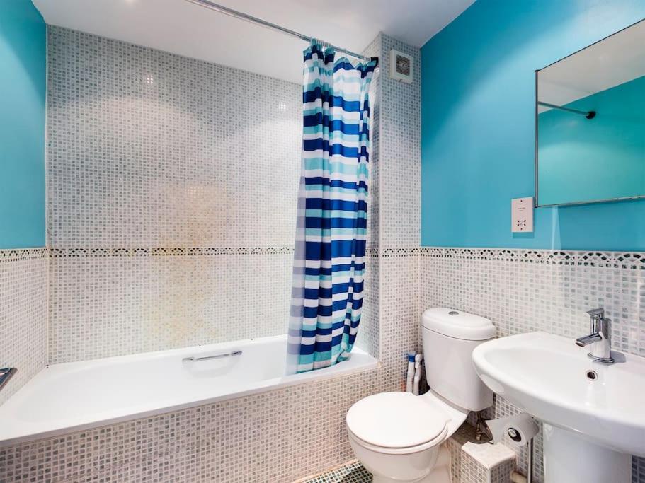 Luxury Apartment เชลเทนแฮม ภายนอก รูปภาพ