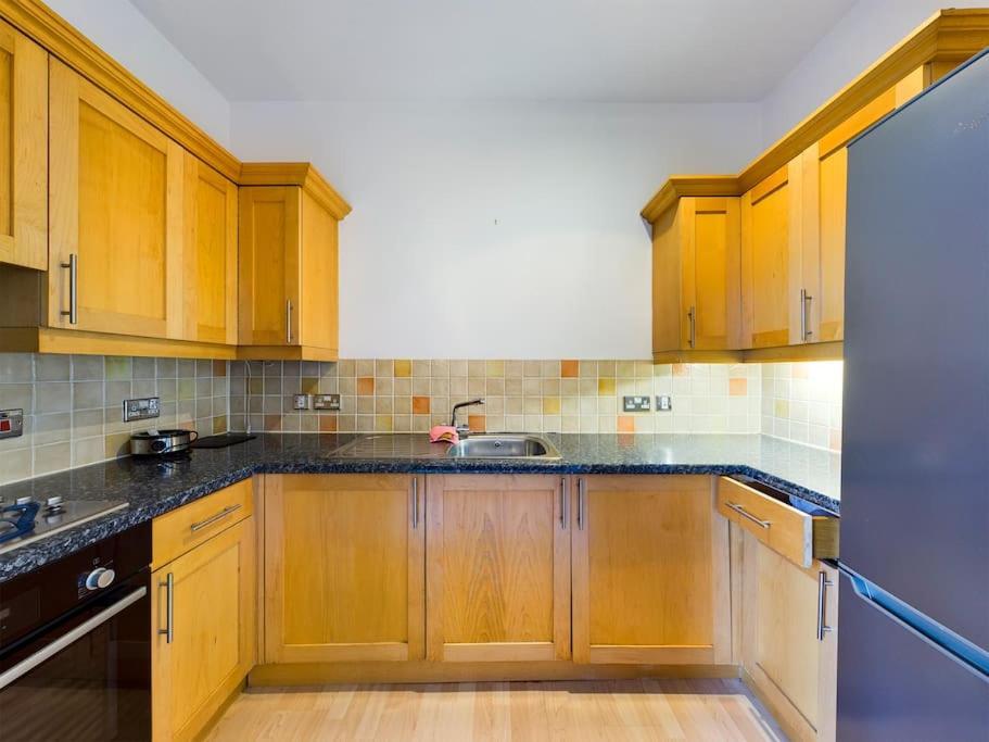 Luxury Apartment เชลเทนแฮม ภายนอก รูปภาพ